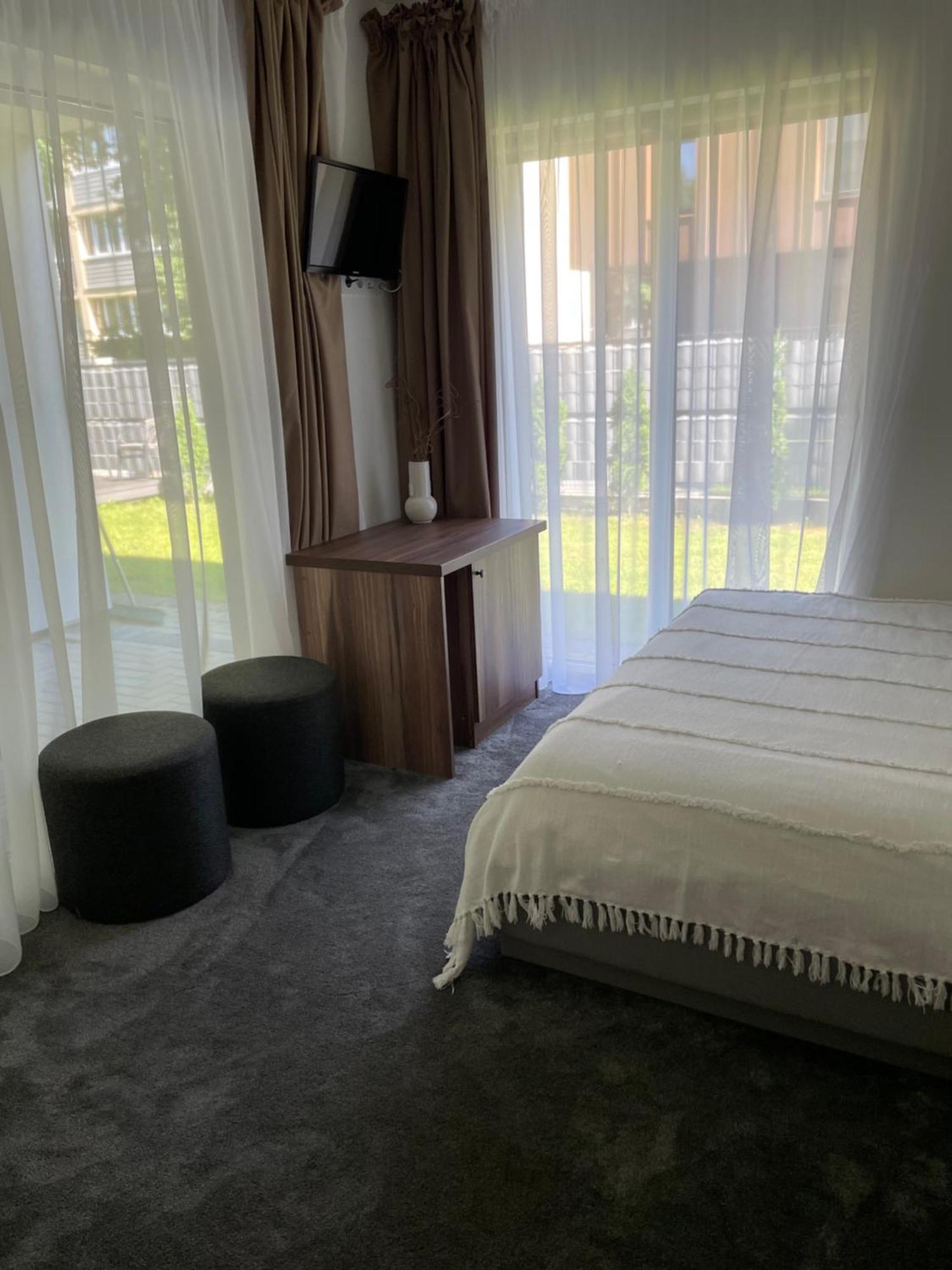 Izabeles Apartamentai Паланга Екстер'єр фото