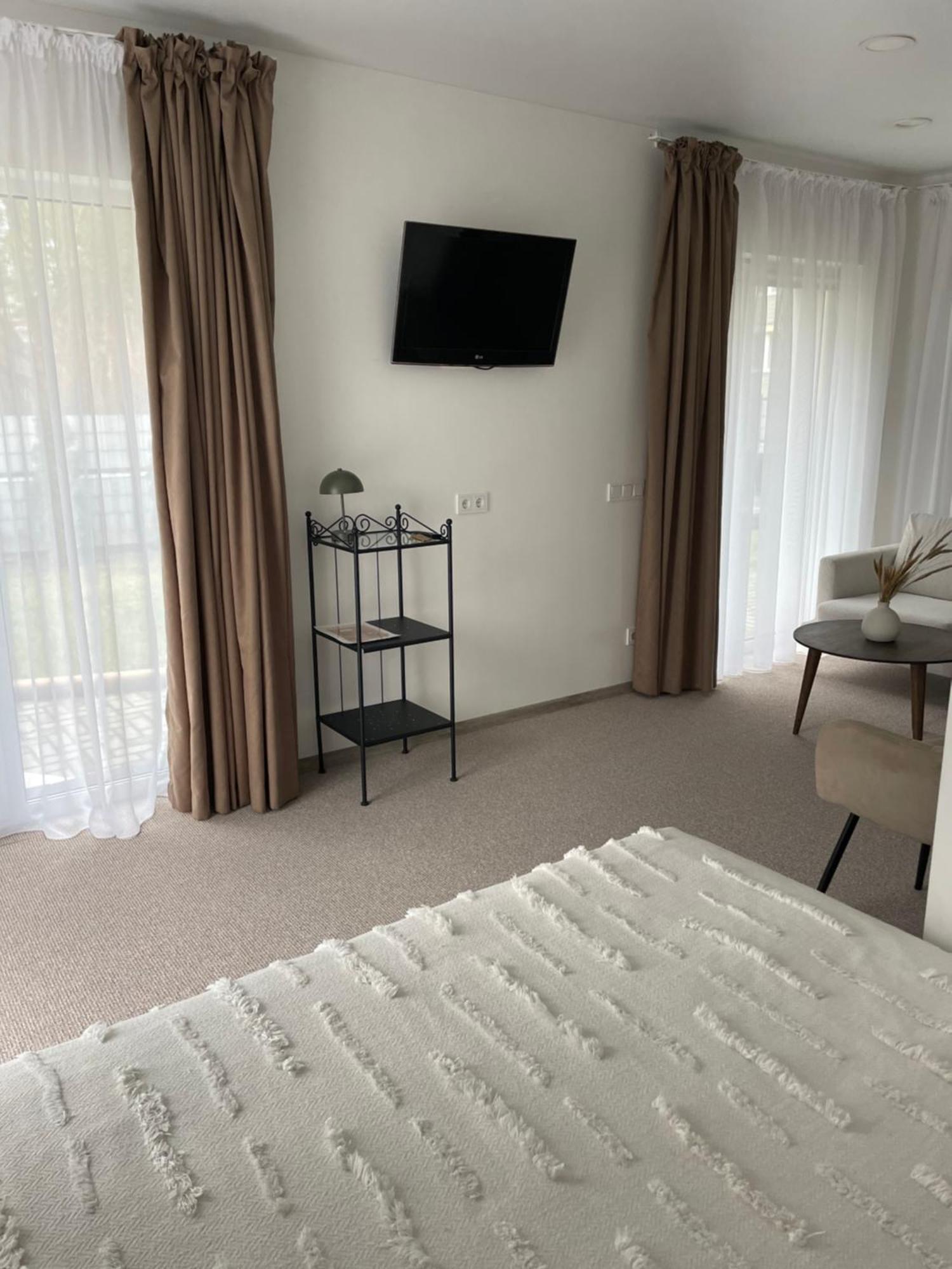 Izabeles Apartamentai Паланга Екстер'єр фото