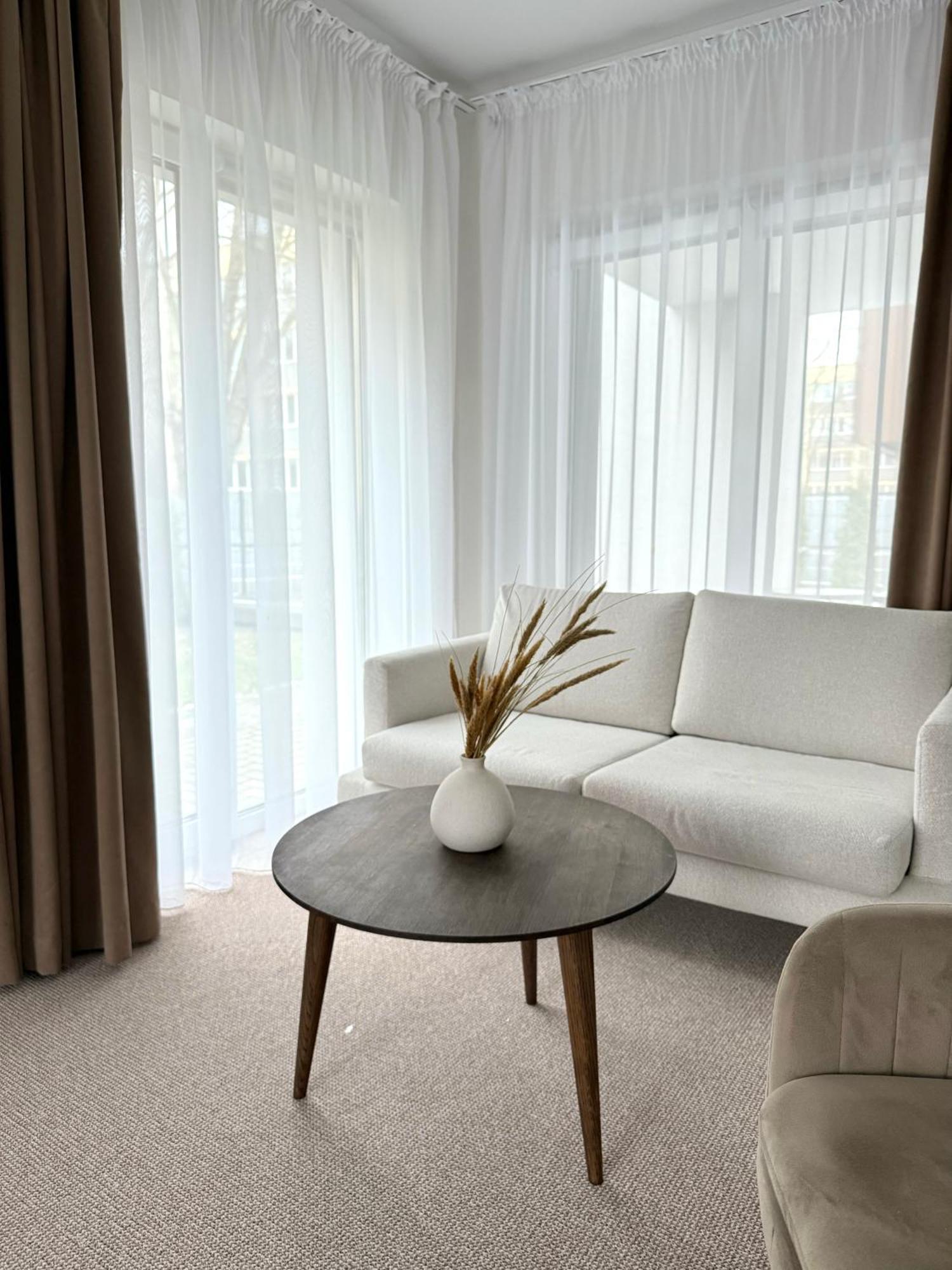 Izabeles Apartamentai Паланга Екстер'єр фото